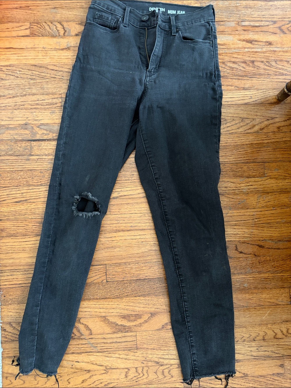 High-waisted skinny jeans.